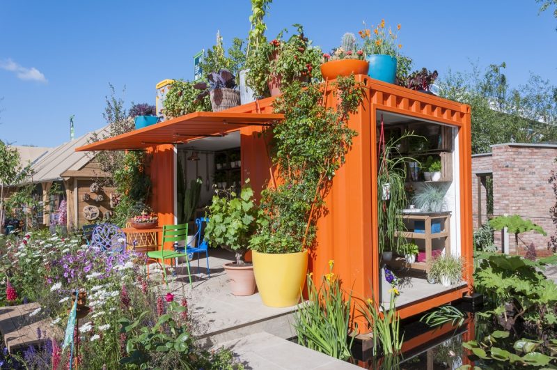 Shipping container in your garden trend