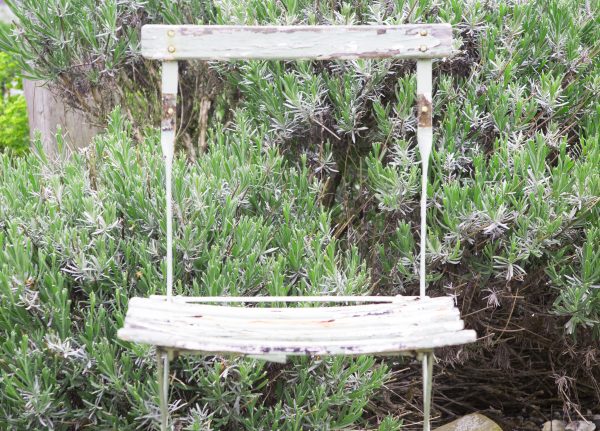 Choose weathered furniture for a beach garden