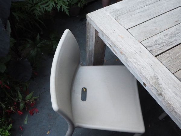 Space-saving minimalist chairs