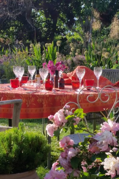 Red and orange are good colours for a garden party