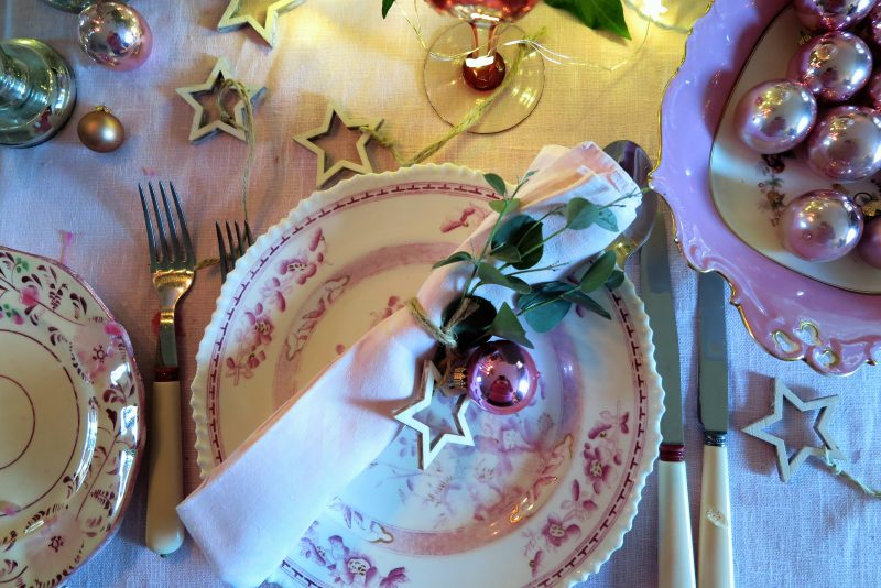 Tie a festive napkins with stars and string.