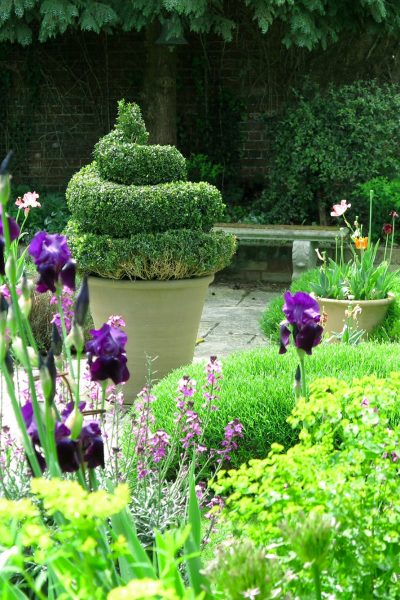 Ideas for large garden planters