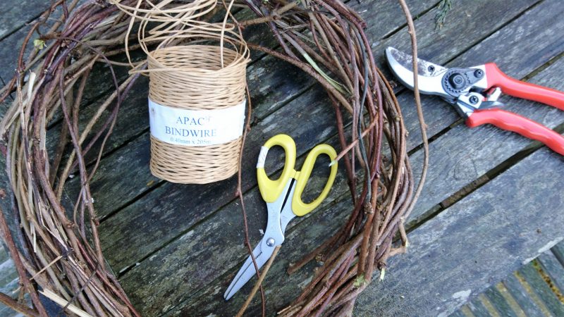 Kit for making a twig wreath