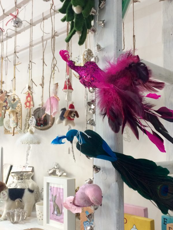 Colourful bird decorations for your Christmas theme